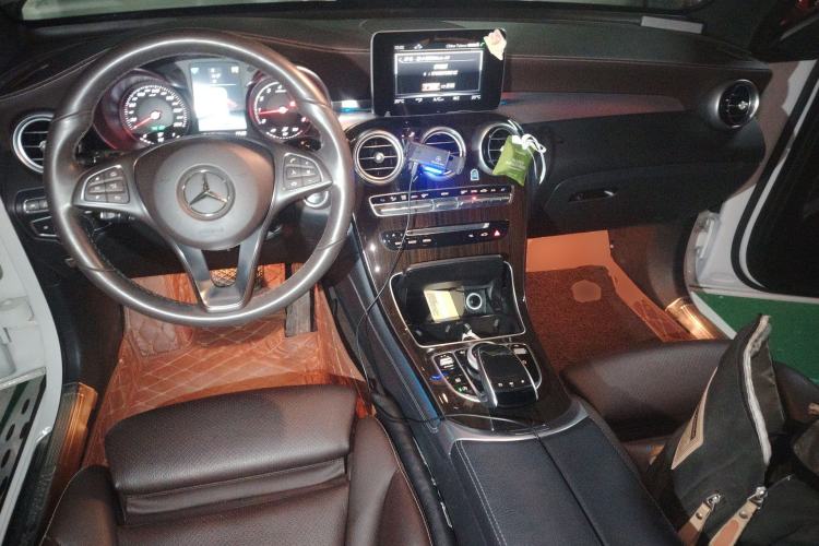 Used Mercedes-Benz GLC 2018 GLC 260 4MATIC Luxury Model
