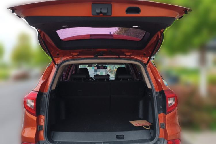 Used BYD Song New Energy 2017 Song DM 1.5TID All-Wheel Drive Luxury Model Trunk