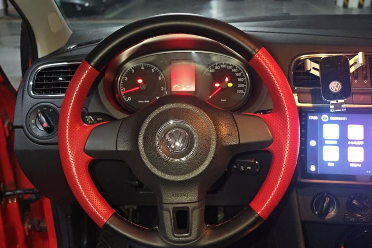 Used Volkswagen Polo 2013 1.4L Automatic Comfort Edition Steering Wheel