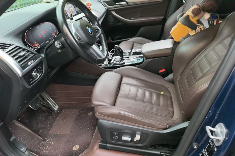 Used BMW X4 2021 xDrive 25i M Sport Night Edition package Left Front Seat