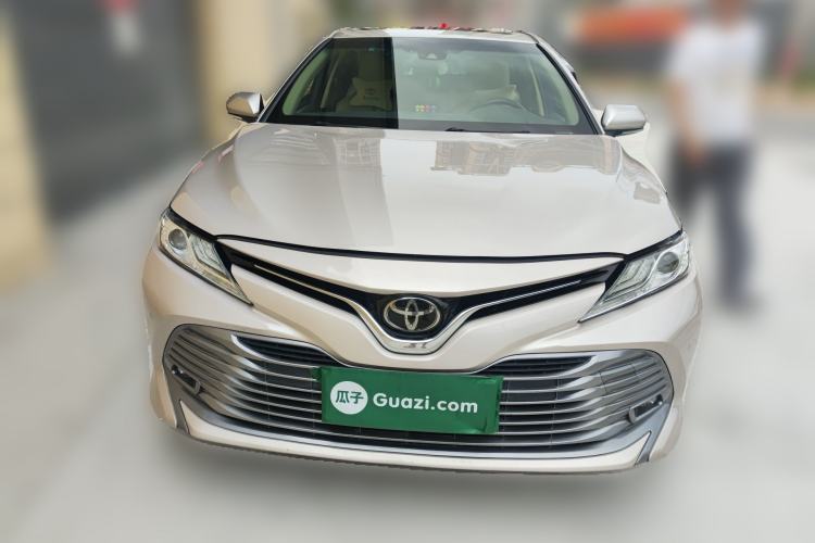 Used Toyota Camry 2019 Revised Version 2.0G Luxury Edition Front