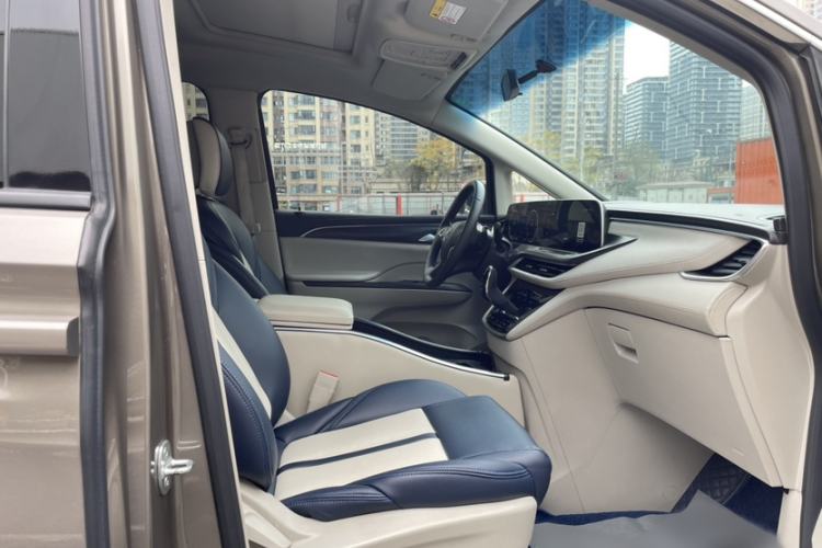 Used Buick GL8 2021 ES Landtrek 653T Comfort Edition