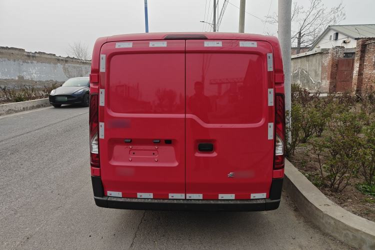 Used JMC E Fushun 2025 Model, Blind Window Version, 41.86 kWh, Short Axle, Low-roof, 3.0 tons
