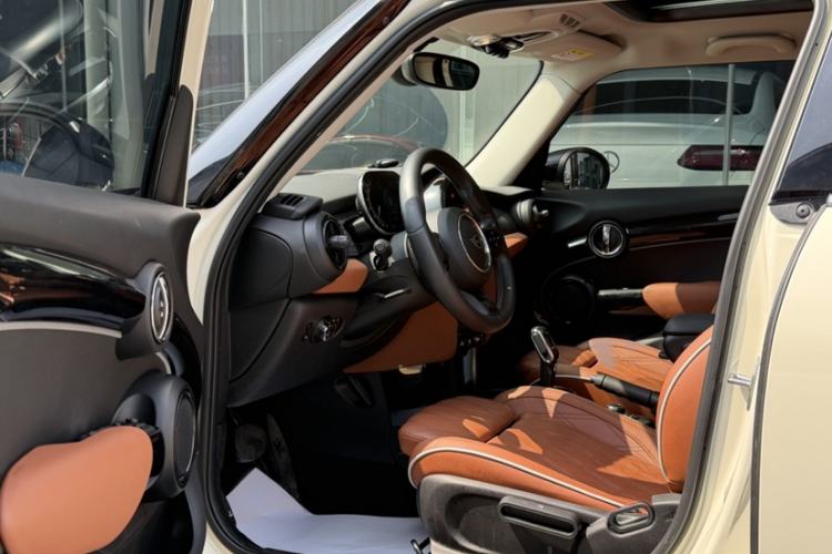 Used MINI 2022 Updated 1.5T COOPER Classic Edition Five-Door Version