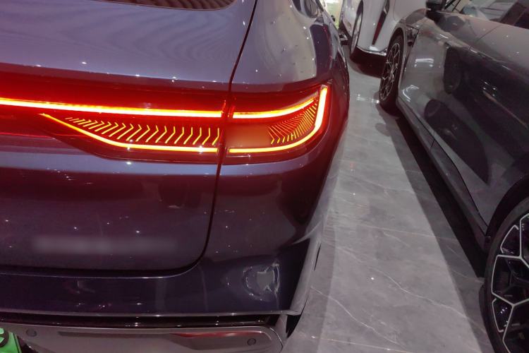 Used Geely Galaxy 8 2025 130km EM-i Deluxe Edition
