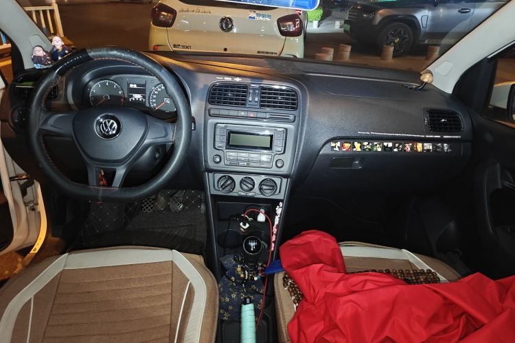 Used Volkswagen Polo 2014 1.4L Manual Fashion Edition
