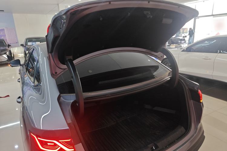 Used BYD Qin L 2025 DM-i Smart Drive 80KM Leading Model Trunk