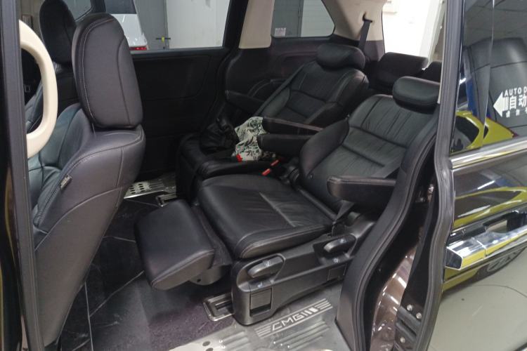 Used Honda Elysion 2016 2.4L Style Edition
