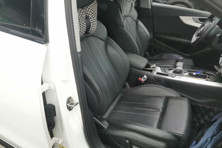 Used Audi A4L 2022 40 TFSI Luxury Dynamic Model Right Front Seat