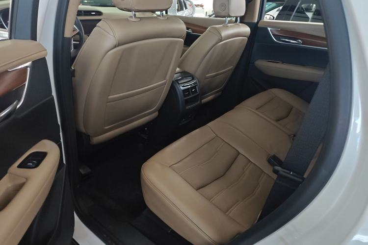 Used Cadillac XT5 2018 28E 4x4 Platinum Edition
