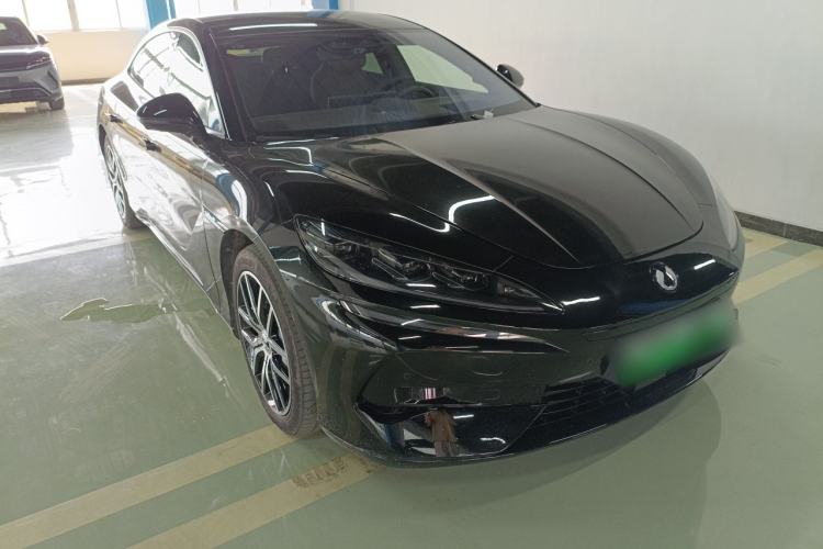 Used Denza Z9 2024 1100 km Four-Wheel Drive Max Version Front Right 45 Deg