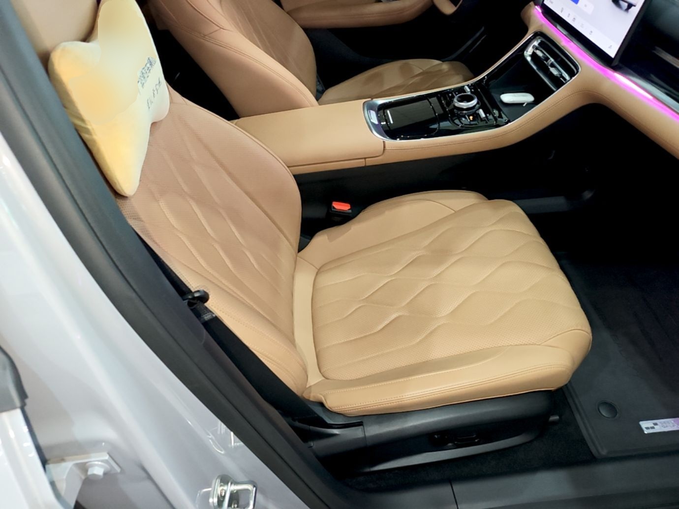 Geely Galaxy A7 2025 Model EM-i 150km Exploration+ Edition — снимка 19