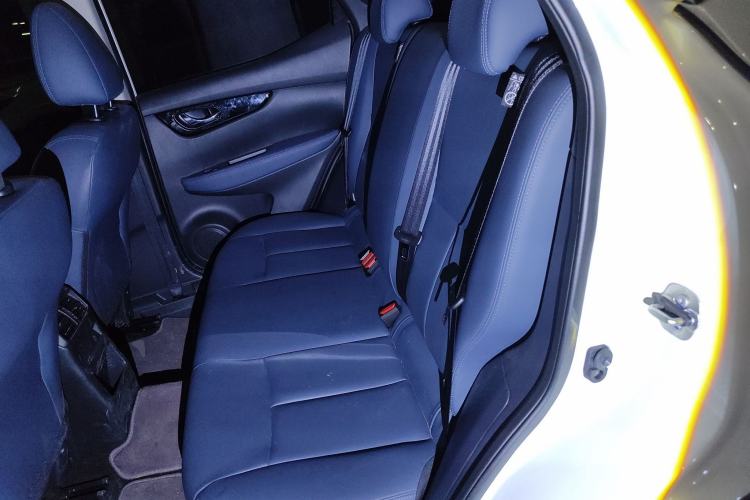 Used Nissan Qashqai 2025 Facelifted Honor 2.0L CVT XV Genuine Edition Left Rear Seat