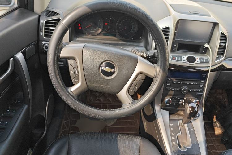 Used Chevrolet Captiva 2014 2.4L 4x4 Flagship Edition 7 Seats
