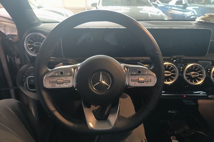 Used Mercedes-Benz A-Class 2020 Restyled A 200 L Sport Sedan Fashion Version Steering Wheel