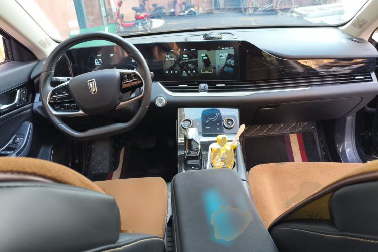 Used Bestune B70 2023 Third Generation 1.5T Automatic Enjoyment Version 70th Anniversary Edition Center Console