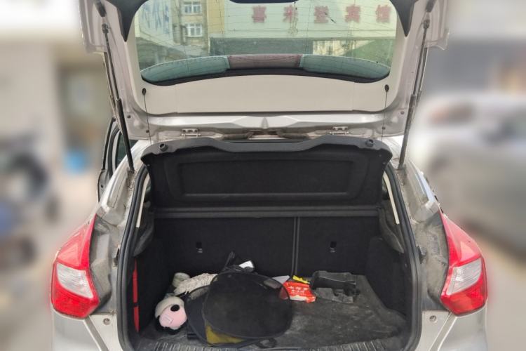 Used Ford Focus 2012 Hatchback 1.6L Manual Fashion Edition
