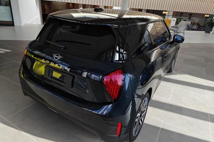 Used MINI Electric MINI COOPER 2025 456km COOPER E Classic Style
