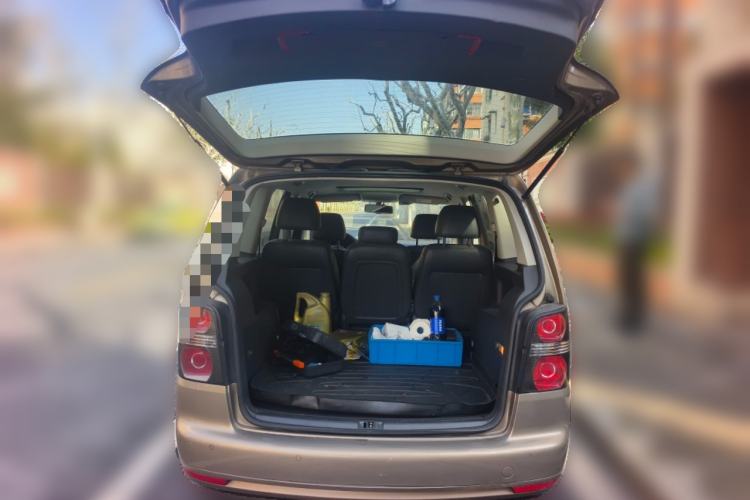 Used Volkswagen Touran 2015 1.4T DSG Comfort Edition 5 Seats Trunk