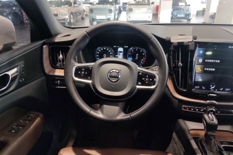 Used Volvo XC60 2021 T5 4x4 Smart Luxury Edition
