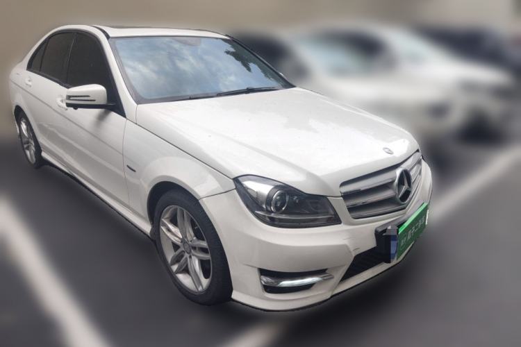 Used Mercedes-Benz C-Class 2013 C 180 Classic Grand Edition Front Right 45 Deg