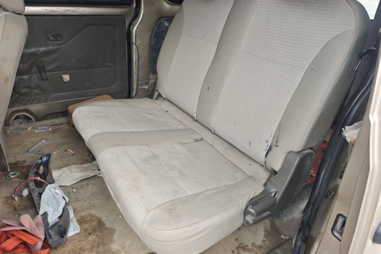 Used Wuling Rongguang V 2015 1.5L Practical Version Left Rear Seat