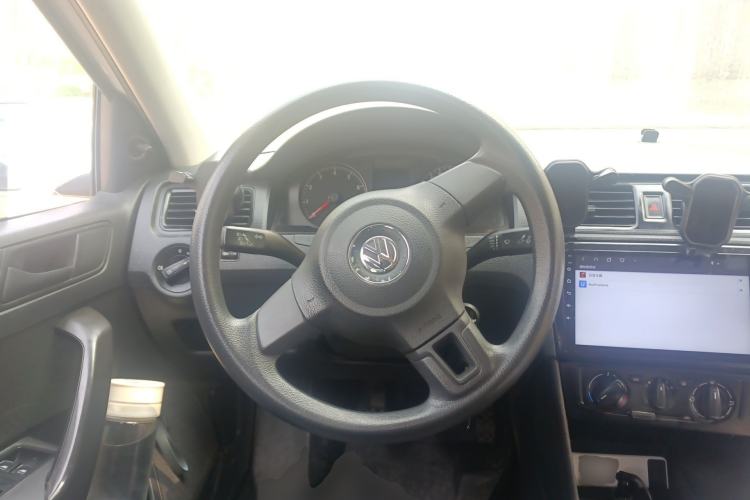 Used Volkswagen Santana 2015 1.6L Manual Fashion Edition