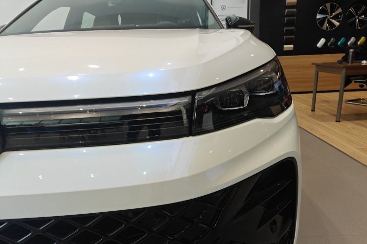 Used Volkswagen Tiguan L 2024 PRO 380TSI Four-Wheel Drive R-Line Prestige Edition Left Front Headlight