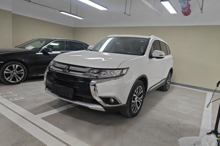 Used Mitsubishi Outlander 2018 2.0L Two-Wheel Drive Glory Edition 5 Seats
