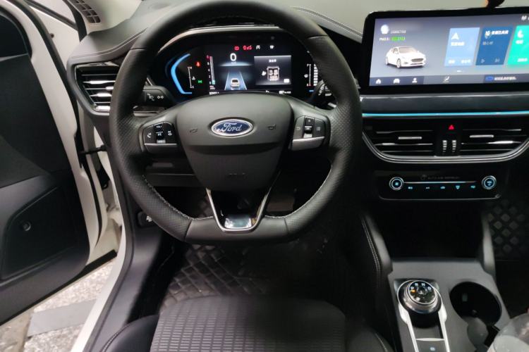 Used Ford Focus 2021 Hatchback EcoBoost 180 Automatic Titanium Edition Steering Wheel