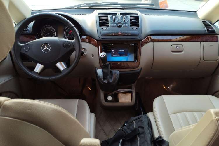 Used Mercedes-Benz Viano 2013 3.0L Comfort Edition Interior 2