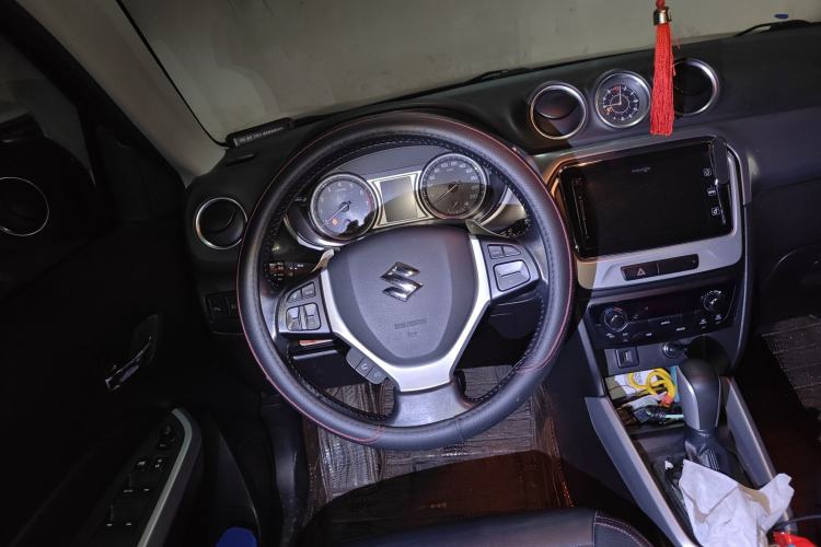 Used Suzuki Vitara 2016 1.4T Automatic Two-Wheel Drive Luxury Version Steering Wheel