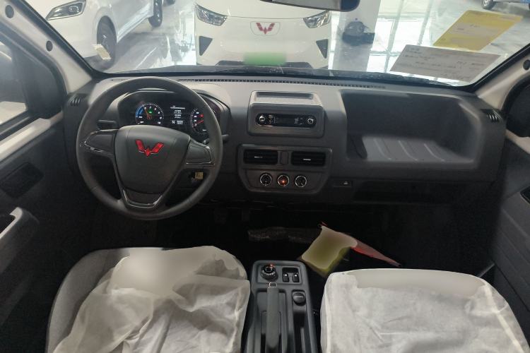 Used Wuling Yangguang 2025 Model 400km Bus Edition—Comfort Edition
