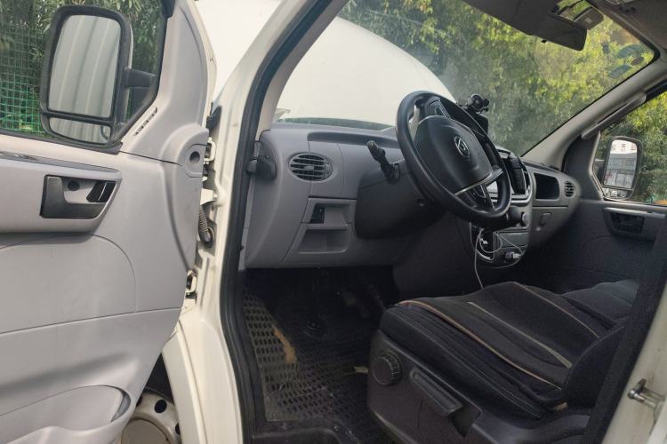 Used SAIC MAXUS Xintu V80  Driver Seat