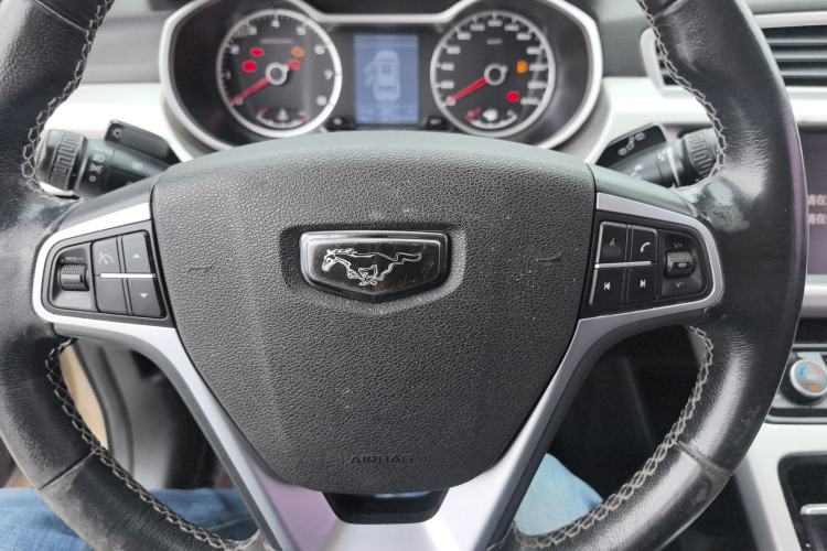 Used Geely Auto Emgrand X7 Sport 2018 1.8TD Automatic Two-Wheel Drive Zhiya Model Steering Wheel