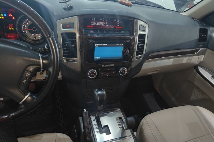 Used Mitsubishi Pajero 2018 V97 3.8L 5-Door GLS Sunroof Single-Difference Model – Middle East