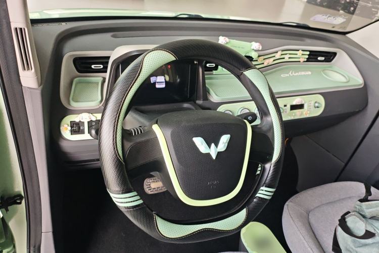 Used Wuling Hongguang MINIEV 2021 Macaron Sandwich Model 170 km Lithium Iron Phosphate