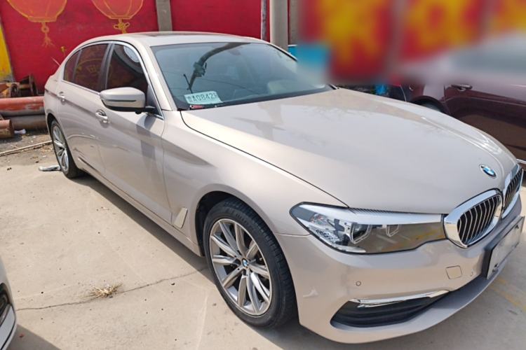 Used BMW 5 Series 2018 528Li Launch Special Edition Front Right 45 Deg