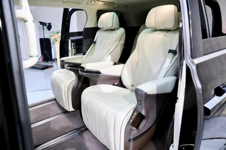 Used Denza D9 2024 DM-i 980 Four-Wheel Drive Prestige Model