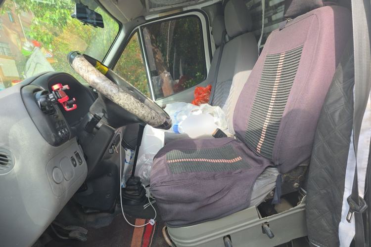 Used Ford Classic Transit 2013 2.8T Diesel Logistics Model with Short Wheelbase and Mid-Roof JX493ZLQ4
