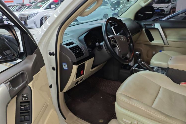 Used Toyota Prado 2017 2.7L Automatic 2700 Gasoline 4x4 7-Seater – Middle East Version Driver Seat