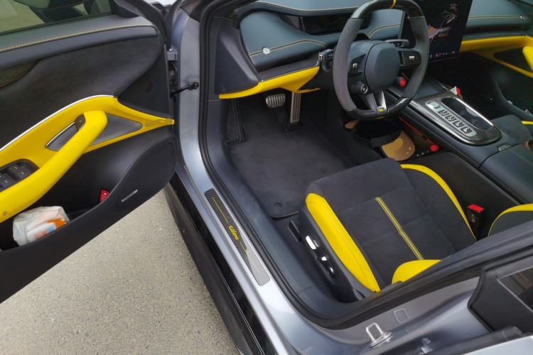 Used Xiaomi Auto SU7 Ultra 2025 Ultra Model Driver Seat