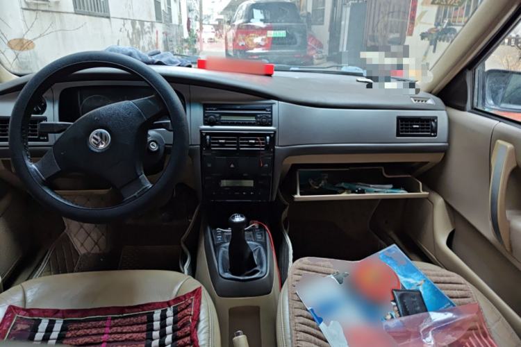 Used Volkswagen Santana Vista 2010 1.6L Manual Comfort Version
