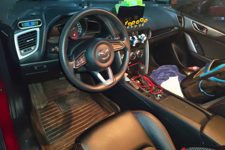 Used Mazda CX-4 2018 2.0L Automatic Two-Wheel Drive Blue Sky Dynamic Version China V Standard Center Console