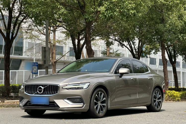 Used Volvo S60 2021 T4 Zhiyi Luxury Edition
