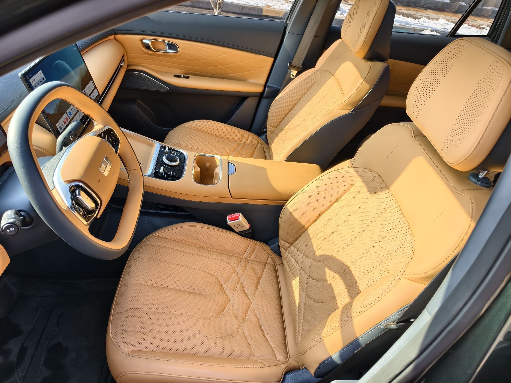 Переднее сиденье в автомобиле