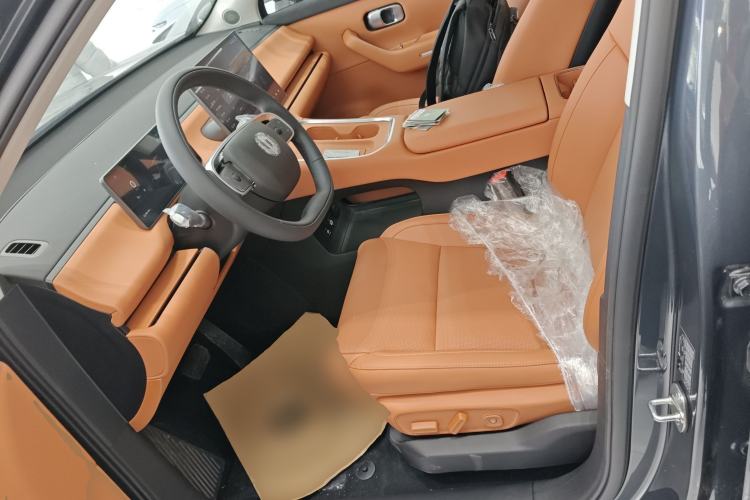 Used Leapmotor C16 2026 All-Electric 630 LiDAR Zhizun Edition 6 Seats
