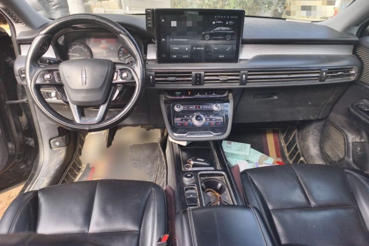 Used Lincoln Corsair 2021 2.0T Two-Wheel Drive Deluxe Edition Center Console