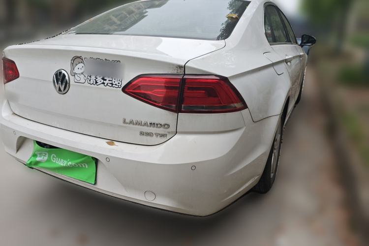 Used Volkswagen Lamando 2017 230TSI DSG Fashion Edition
