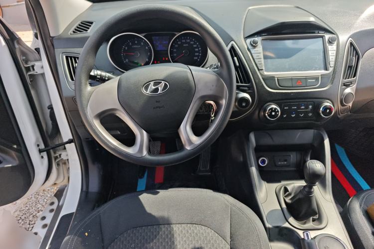 Used Hyundai ix35 2015 2.0L Manual Two-Wheel Drive Comfort Version China IV Standard Steering Wheel